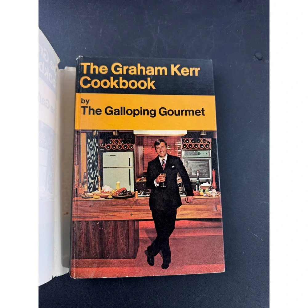The Graham Kerr Cookbook Galloping Gourmet Vintage‎ 1969 Hardcover Doubleday